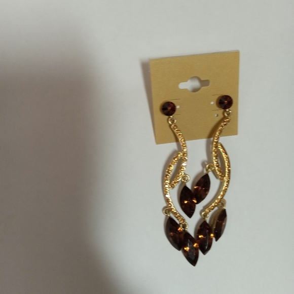 Diamond Cut Amber Pierce Earrings in Gold Settings Hanging 2" long - Picture 3 of 5